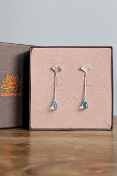 Orecchini pendenti in argento 925 con ginkgo biloba e topazio azzurro sky blue