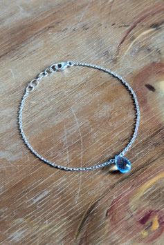 Bracciale Simple Essence in argento con una goccia di topazio azzurro