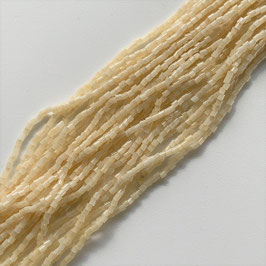 12-005)VINTAGE BEADS　(IVORY　TUBE1×1.2 ) 　　WB034