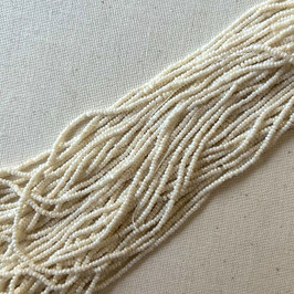 12-015)NEW VINTAGE BEADS (LIGHT IVORY 　1CUT15/0)   VI014