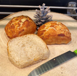 petit pain de table blanc poivre et sel