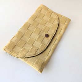 56. Pochette effet tressé