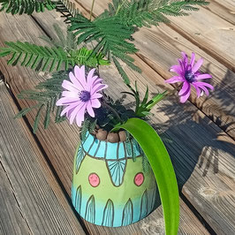 11. Petit vase "fleurs de cactus"