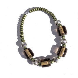 24. Bracelet gris vert