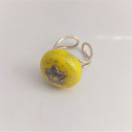 33. Bague fleur jaune