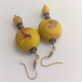 FBO61. Boucles d'oreilles violine jaune