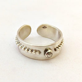 88. Bague argent " poisperlé"