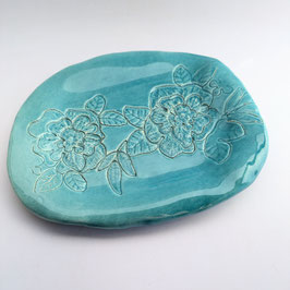 12. Plat bleu lagon "fleurs"