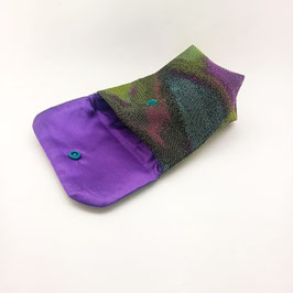 8. Pochette moiré violine vert