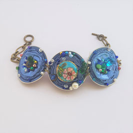 3.bracelet en matériau recyclé ton bleu