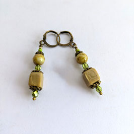 FBO82. Boucles d'oreilles caramel vert