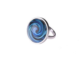 Verstellbarer Ring 'Sienna', attraktive farbige Ornamente unter einem 20mm Glas Cabochon, größenverstellbarer Ring aus Edelstahl, Dunkelblau