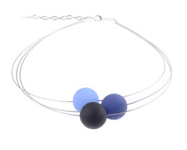 Polariskette “Luna”, 3-strängiger Halsreif aus 20mm grossen italienischen  Polarisperlen in Blau und Schwarz (Mod.Nr. 2194-6)