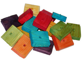 Pièces de bois colorées
