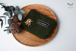 Kosmetiktasche / Mimipoch  / Boucle waldgrün bestickt