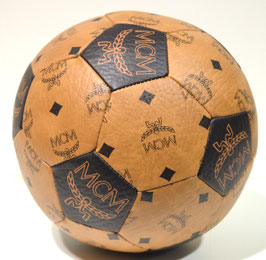 MCM Fußball im klassischen Visetos-Muster – Limitierte Edition Nr. 18/200