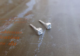 Boucles d'oreille clous cubes en argent