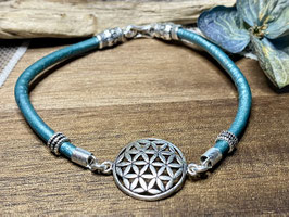 Lederarmband in Metallic Petrol mit Lebensblume aus Silber
