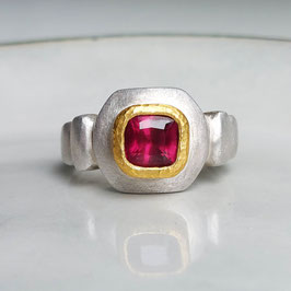 Pinkroter Rhodolithring Feingold Silber, 57