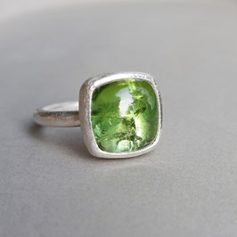 Apfelgrüner Turmalinring Feinsilber und Silber, Gr. 51