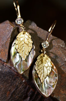 Ohrschmuck "Perlmuttblätter-Gold"