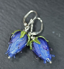 Ohrschmuck "Blütenknospen-Blaulila-Silber"