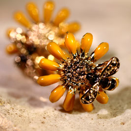 Ohrstecker "Biene auf Blüte" Gelb