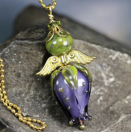 Lange Kette mit Anhänger Schutzengel-Blütenknospe "Lovely Violet" Gold oder Silber