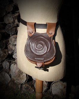Nr. 355   GÜRTELTASCHE mit Spirale