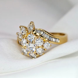 Goldring 750er Gold mit Diamanten