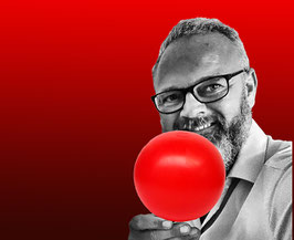 Ein Mann sieht rot
