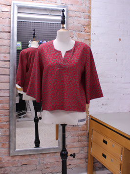 Bluse aus 100% Wolle - Unikat mit grafischem Muster