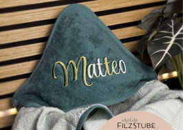 Kapuzenhandtuch mit Name Babygeschenk Geburt Taufe: Musterfoto: Handtuchfarbe Oliv I Name Oliv I Maigrün I Weiß I Schrift 004