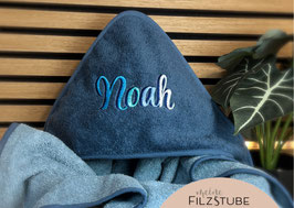 Kapuzenhandtuch mit Name Babygeschenk Geburt Taufe: Musterfoto: Handtuchfarbe rauchblau I Name Türkisblau I mint I hellblau I weiß I Schatten dunkelblau I Schrift 004
