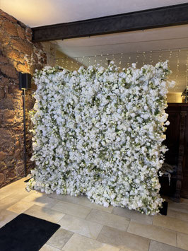 Blumenwand Weiß