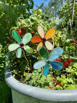 Blümchen - Gartenstecker in Grüntönen