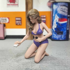 1/18 Girl waschend kniend American Diorama