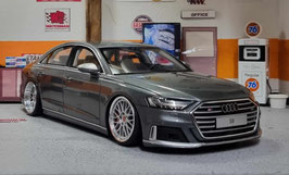 1/18 Audi S8 2020 silber Umbau Tuning