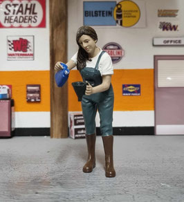 1/18 Girl  Mechanikerin Öl einfüllen American Diorama
