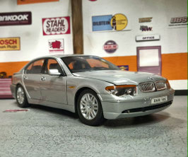 1/18 BMW 745i
