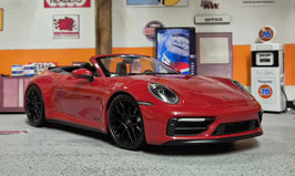 1/18 Porsche 911 (992) Carrera 4 GTS Cabriolet Minichamps