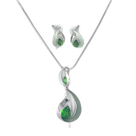 Schmuck-Set. Collier m. Ohrstecker. Silber. Grüne Marken-Kristalle.