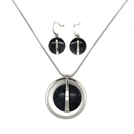 Schmuck-Set. Kette m. Anhänger. Pass. Ohrhänger. Dkl.-Grau.