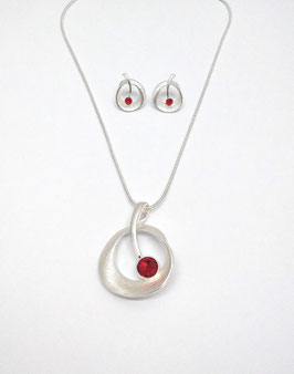 Schmuck-Set. Collier m. Ohrstecker. Silber. Roter Kristall.