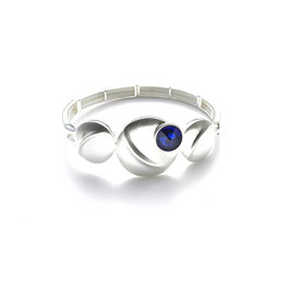 Armband. 925 versilbert. Blauer Kristall.
