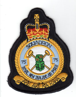 Royal New Zealand Air Force No.75 Squadron crest patch A-4K Skyhawk   disbanded 2001