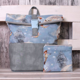 Kinderrucksack mit Peter-Pan-inspiriertem Motiv