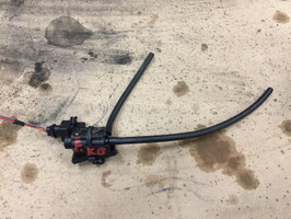 Vacuum klep BMW E60 E61 zit in de  kofferbak  oe 1742712