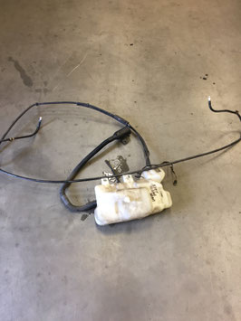 Ruitensproeiertank BMW E39  met drie pompen ( xenon )