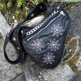 kleiner Revolverbag "Stella"- Schultertasche mit Edelstahl-Sternen
